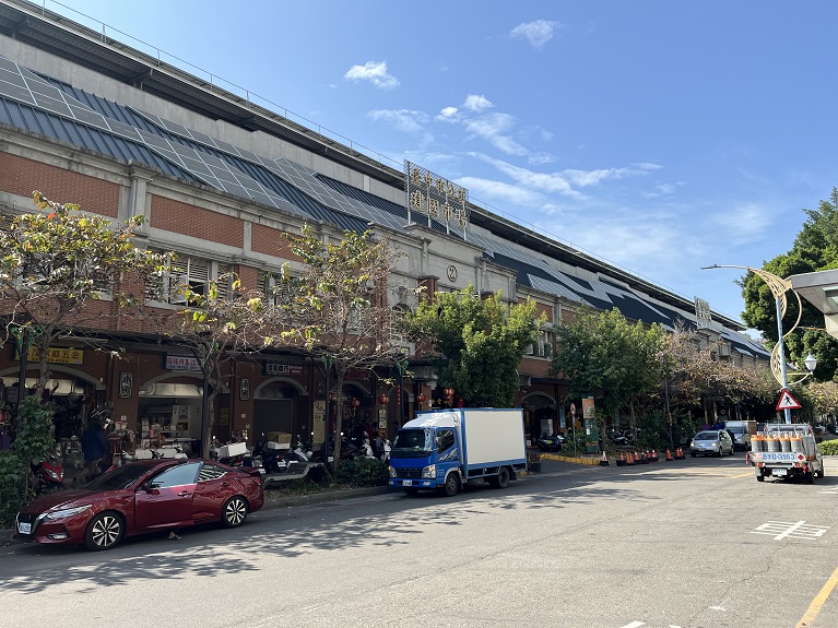 建國市場入口之一